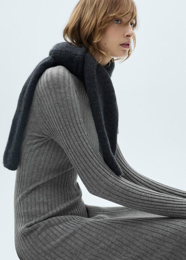 Mango Vestido Punto Evasé Cuello Perkins