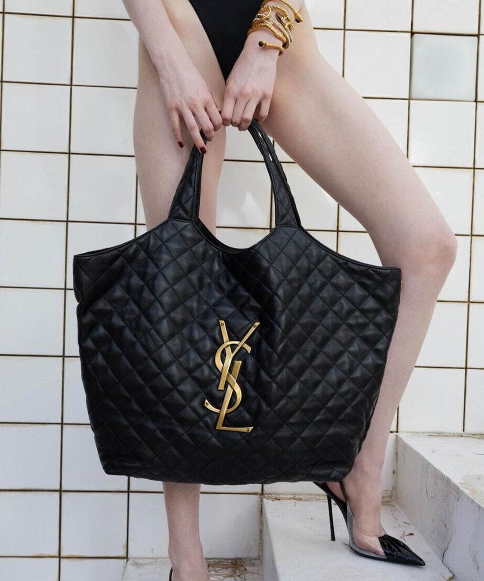 Saint Laurent Paris Bolso Maxi Tote Negro En Piel Icare Capitonado Mujer