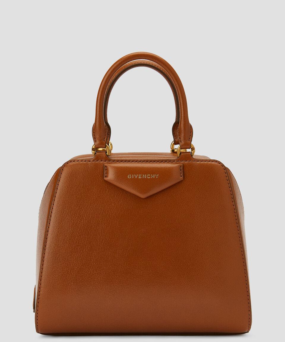 Givenchy Bolso mini satchel en piel Antigona Cube Mujer