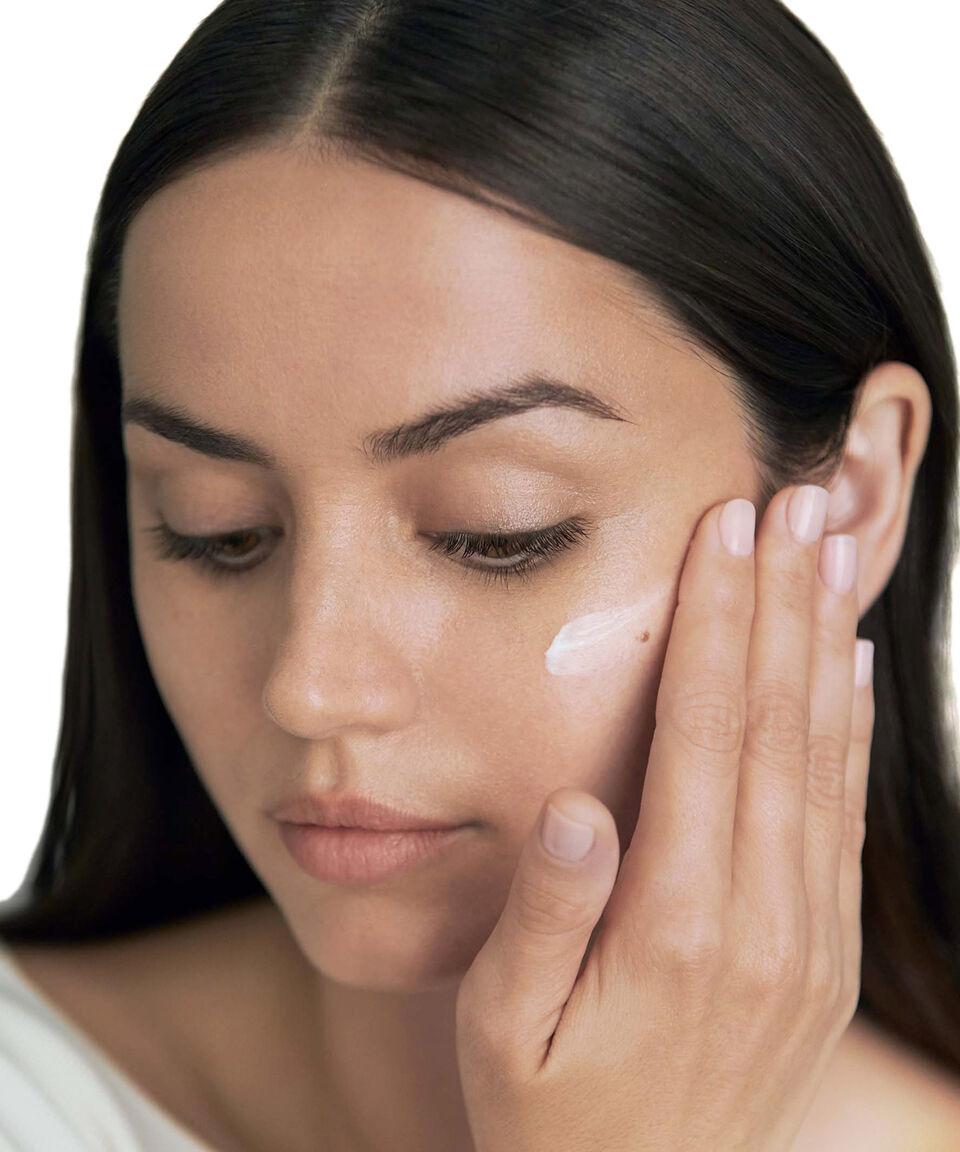 Crème De La Mer Crema Hidratante Suave Para Rostro The Moisturizing 250 Ml