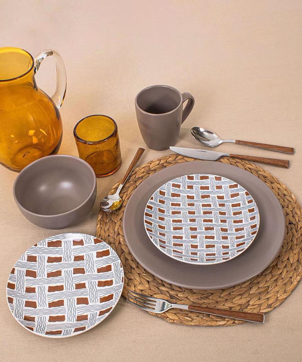 Crown Baccara Vajilla 16 Piezas Grid