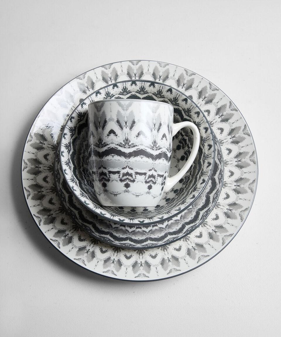 Crown Baccara Vajilla 16 Piezas Yantra