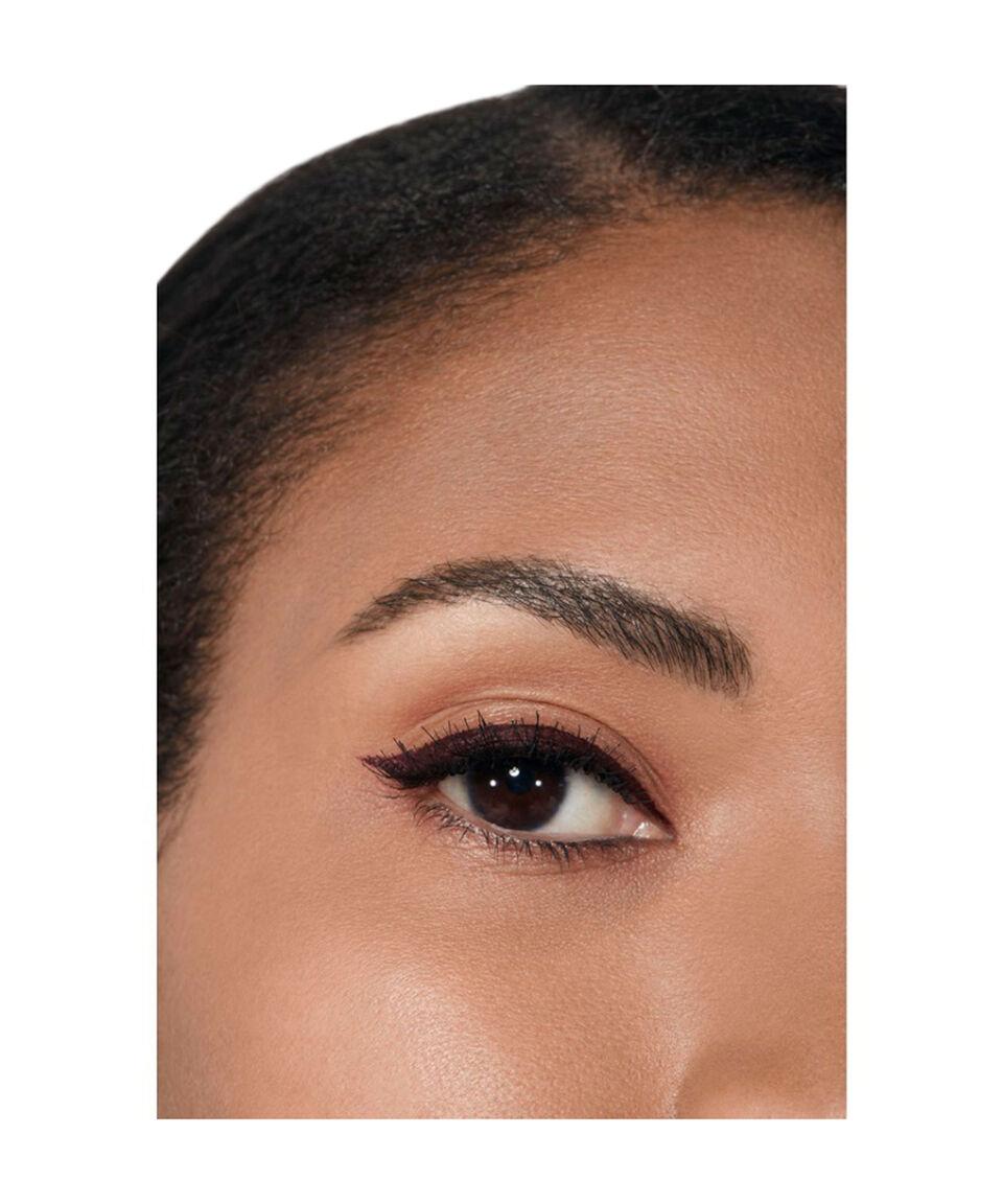 Chanel DELINEADOR LÍQUIDO DE ALTA PRECISIÓN LARGA DURACIÓN Y A PRUEBA DE AGUA 2.5 ML