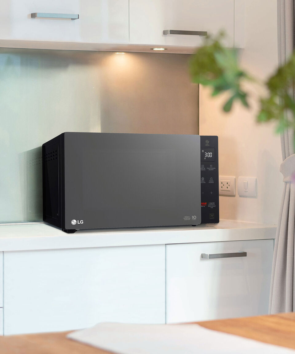 Lg Horno De Microondas Smart Inverter NeoChef 1.5 Pies MS1536GIR