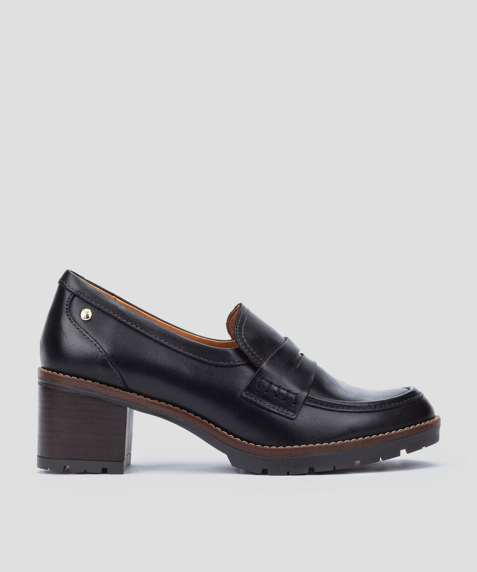 Pikolinos Mocasines Llanes de piel con tacón medio ancho y cintillo Mujer