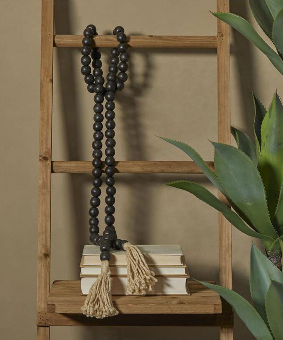 Uma Figura Decorativa Guirnalda En Madera