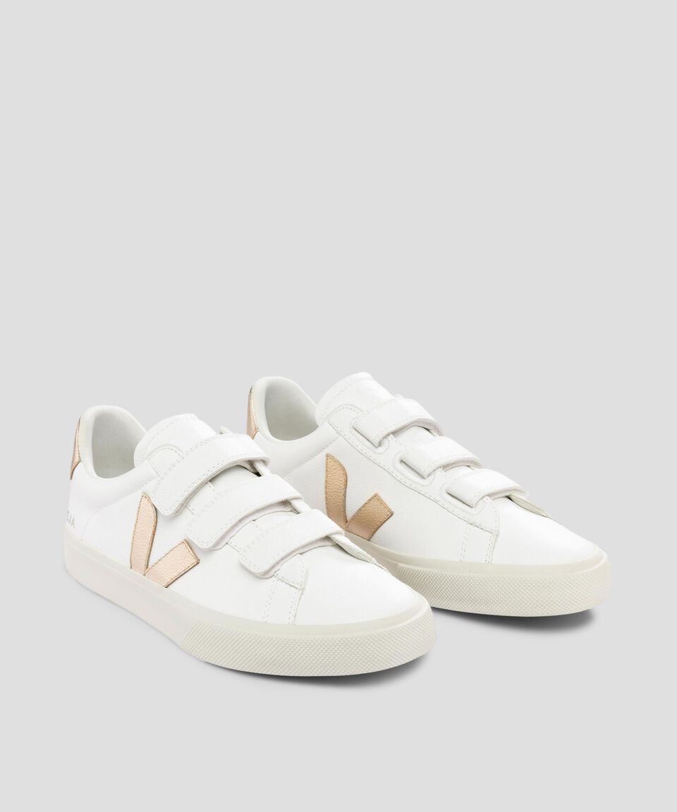 Veja Tenis Casuales Recife En Piel Blancos Mujer