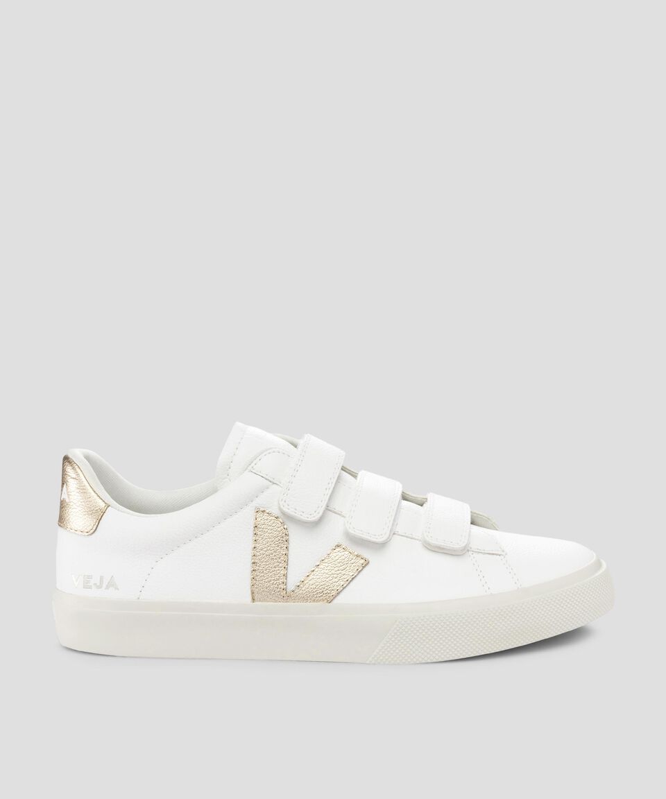 Veja Tenis Casuales Recife en piel blancos Mujer