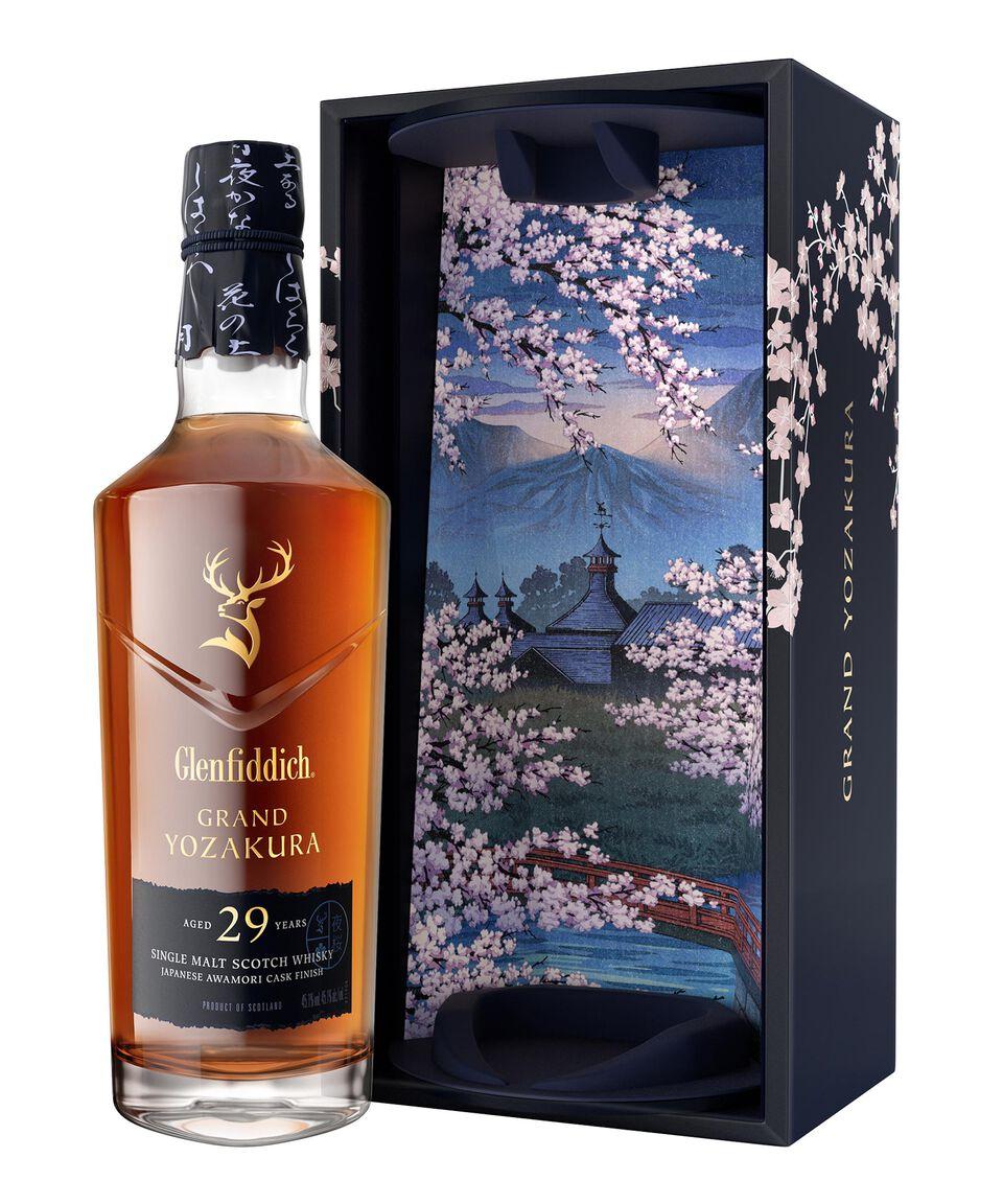 The Glenfiddich Distelley Whisky Grand Yozakura 29 Años 750 Ml