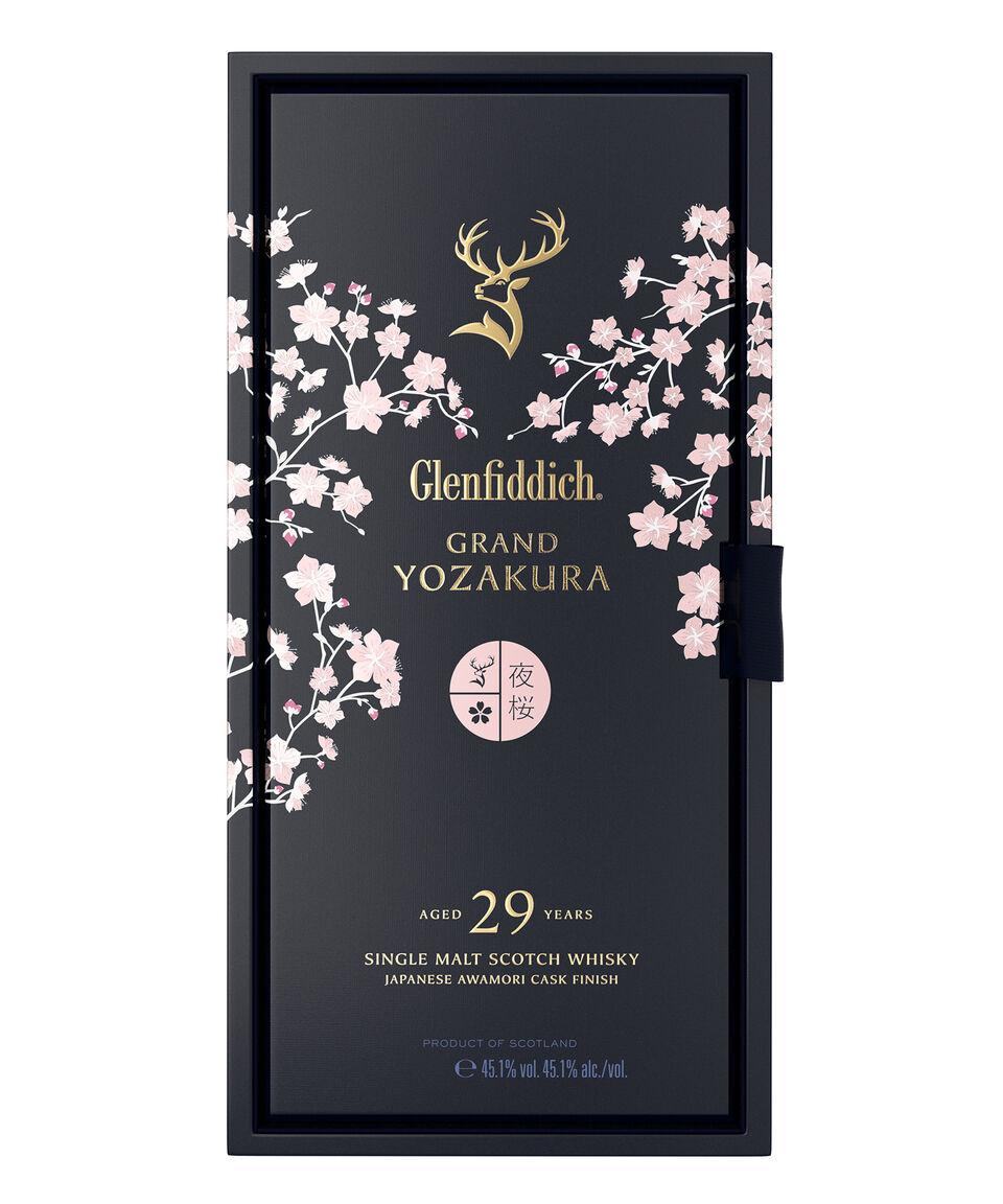 The Glenfiddich Distelley Whisky Grand Yozakura 29 Años 750 Ml