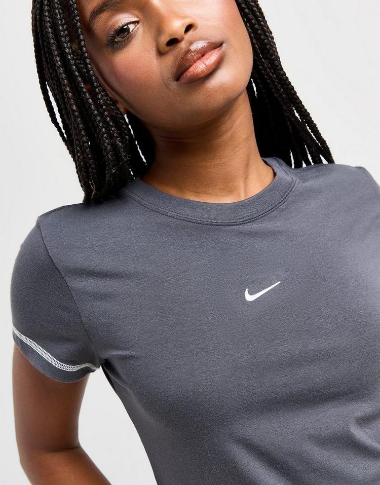 JD Sports Nike Camiseta Graphic Swoosh Chill