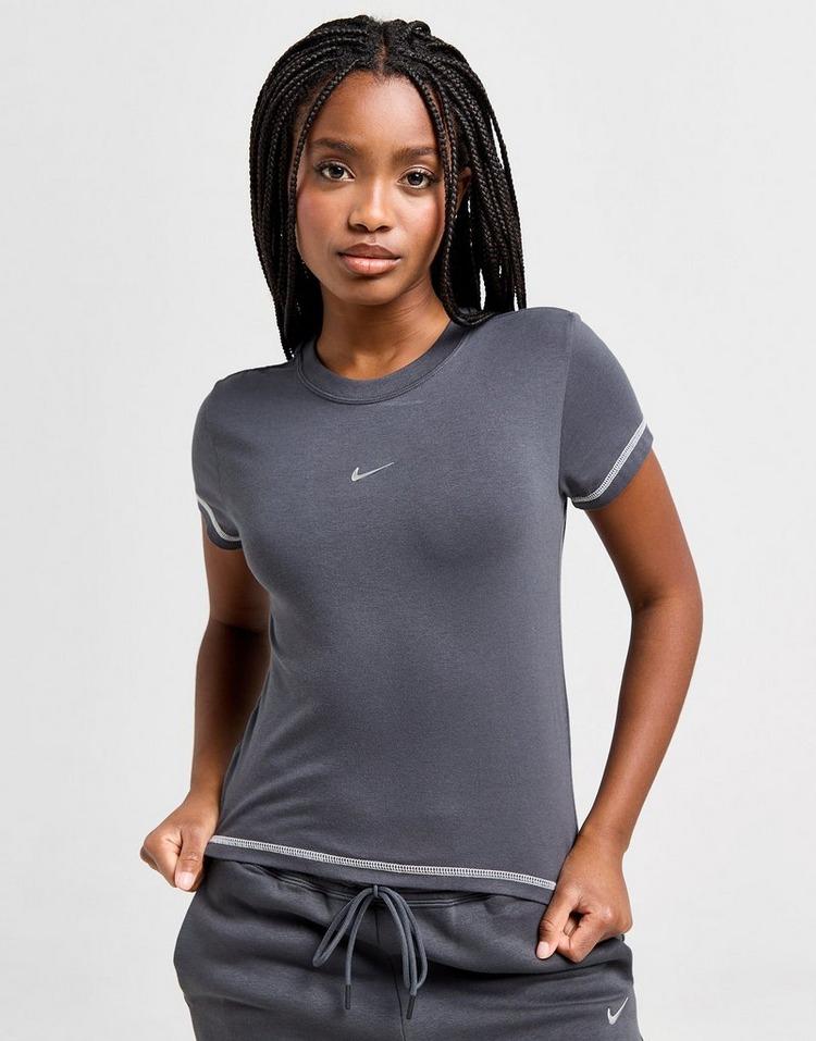 JD Sports Nike Camiseta Graphic Swoosh Chill