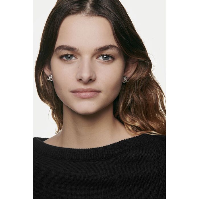 Chanel ULTRA LE TEINT VELVET Fondo De Maquillaje