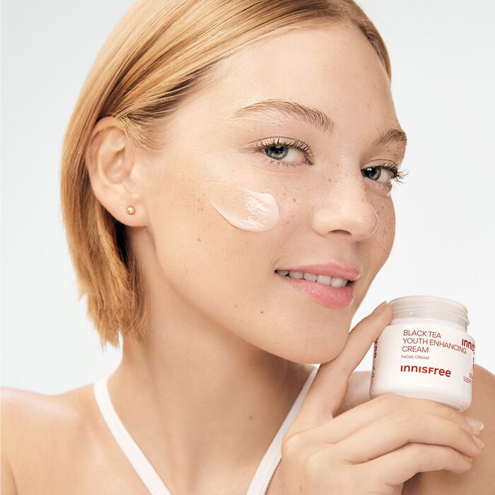 Innisfree Crema Perfeccionadora Juventud Con Té Negro - Crema Reafirmante Y Alisadora