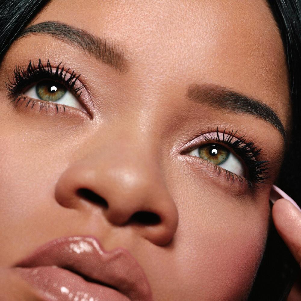 Fenty Beauty HELLA THICC VOLUMIZING MASCARA - Máscara De Pestañas Para Más Volumen