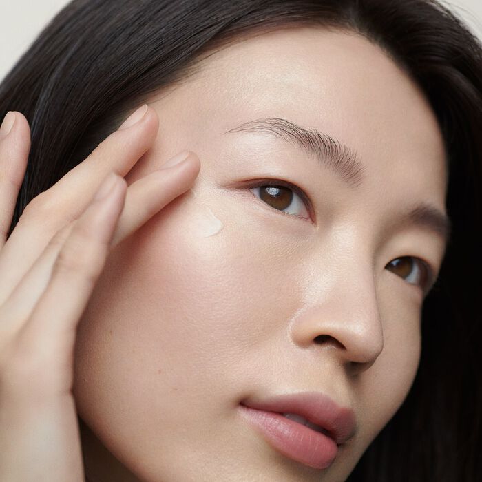 Fresh Lotus Eye Cream - Crema De Contorno De Ojos Antiedad De Lotus Con Vitamina E