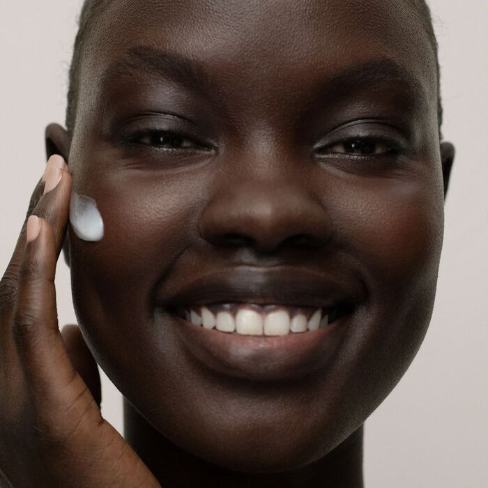 Fresh Lotus Moisturizer - Crema De Día Antiedad Con Loto Y Vitamina E