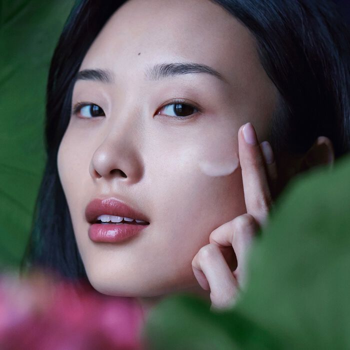 Fresh Lotus Resurfacing Dream Serum - Sérum De Noche Antiedad Con Loto Y AHA