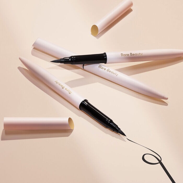 Rare Beauty Perfect Strokes - Delineador Líquido Mate