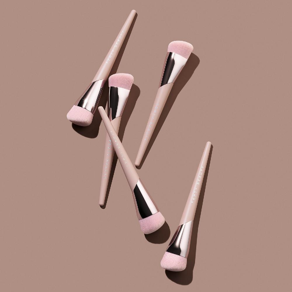 Fenty Beauty Precision Foundation Brush 145 - Brocha De Maquillaje