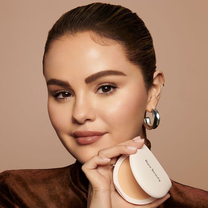 Rare Beauty Tinted Pressed Powder - Polvos Compactos De Acabado Con Color