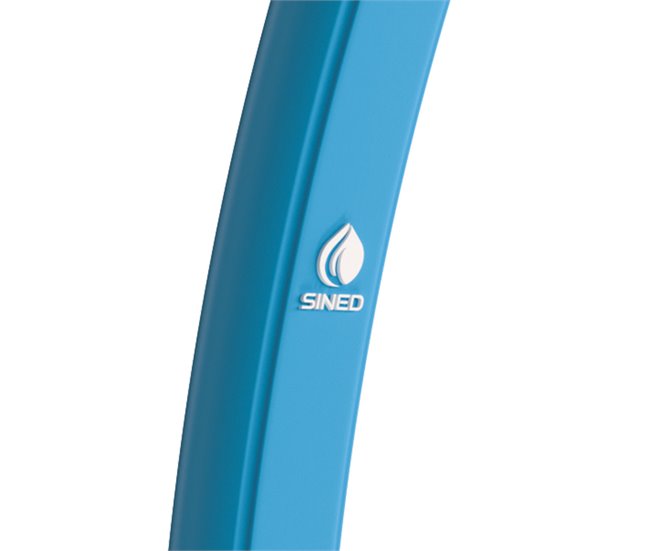 Conforama Ducha Con Calentamiento Solar. En Color Azul Para Piscinas Con Estructura Curva En Polietileno HD. Altura 226cm. Cabezal Redondo Con Diámetro De 15cm. Depósito 22 Litros. Grifo Lavapiés. Accesorios De Metal Negro. F
