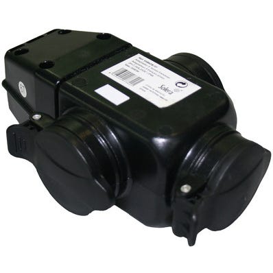 Bricomart ADAPTADOR CAUCHO 3 TOMAS 16A CON TAPA IP44 NEGRO