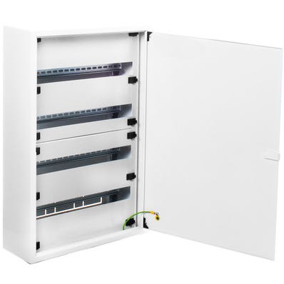 Bricomart CUADRO ELÉCTRICO METÁLICO PARA SUPERFICIE EN VIVIENDA DE 96 ELEMENTOS IP30 SOLERA