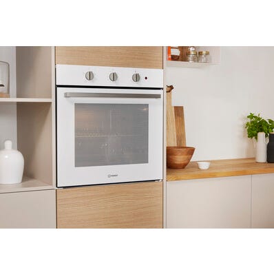 Bricomart HORNO ESTATICO COLOR BLANCO INDESIT IFW6230WH.1