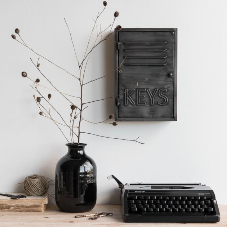 Maisons Du Monde KEYS - Caja De Llaves Industrial De Metal Gris