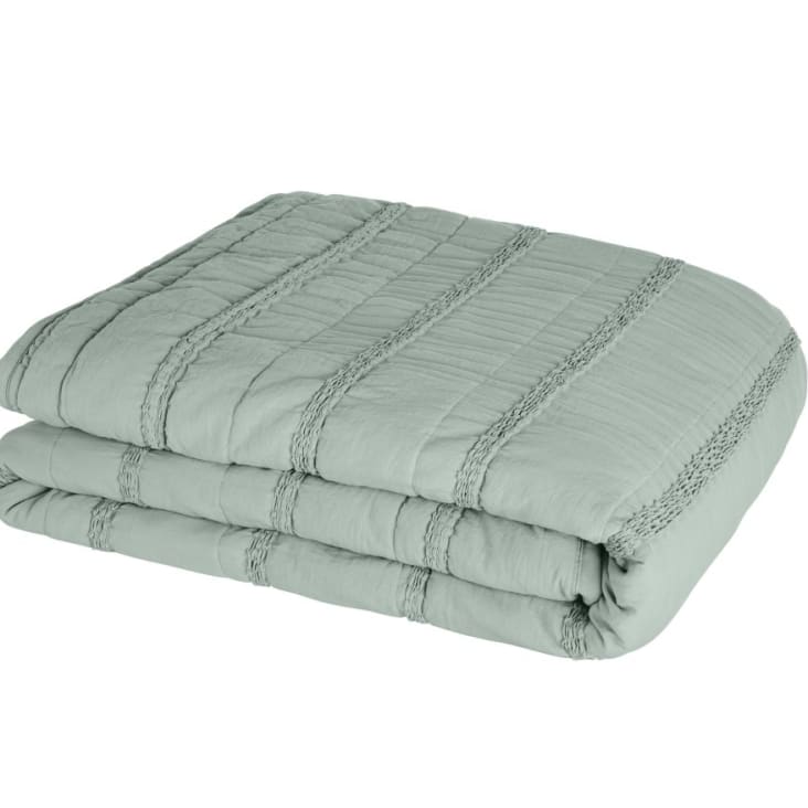 Maisons du Monde ROMIA - Colcha cubrecamas suave verde con bandas fruncidas 220x240