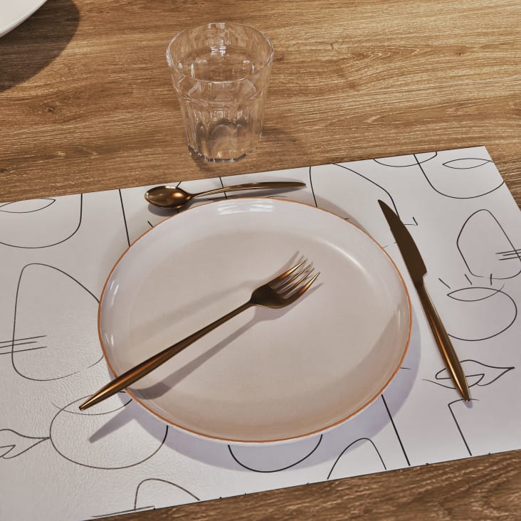 Maisons Du Monde TANNERON - Mantel Individual De Vinilo Con Estampado De Rostros Color Negro Y Blanco 30 X 45