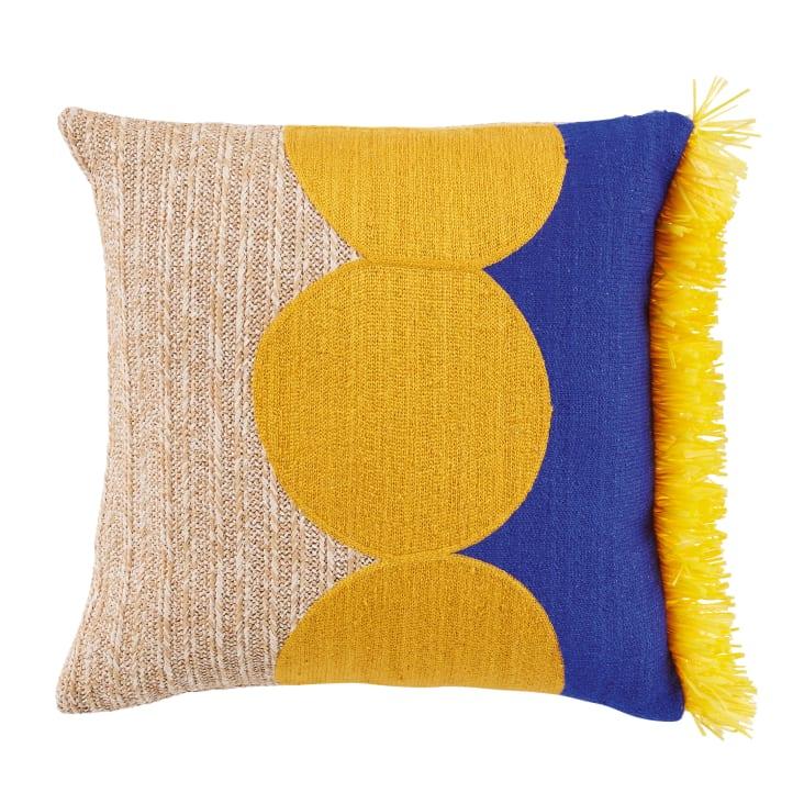 Maisons du Monde Yecla - Cojín de exterior con bordado tricolor y flecos 45x45 cm