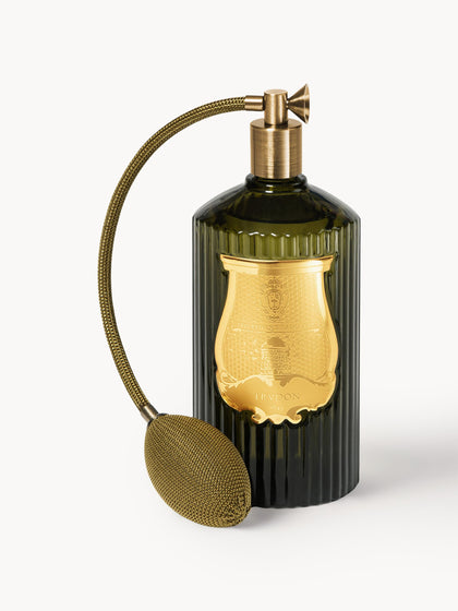 Westwing Ambientador artesanal en spray Cyrnos (higo negro madera de cedro lavanda pino)