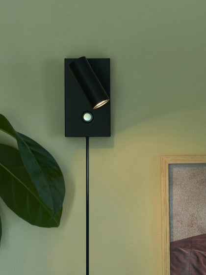 Westwing Aplique Pequeño LED Regulable Omari Con Enchufe