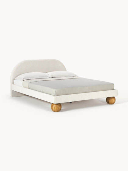 Westwing Cama tapizada con patas esféricas de madera Rena