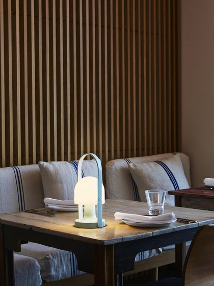 Westwing Lámpara De Mesa LED Con Pantalla Ajustable Regulable FollowMe Pórtatil
