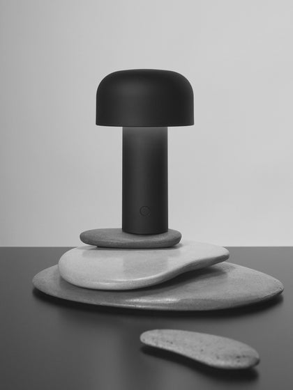 Westwing Lámpara De Mesa LED Pequeña Regulable Bellhop Portátil