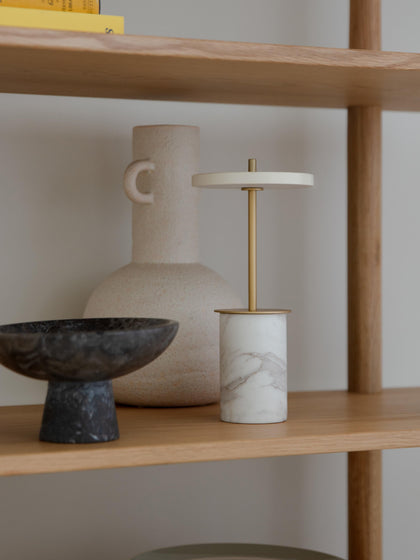 Westwing Lámpara De Mesa LED Pequeña Regulable De Mármol Asteria Portátil