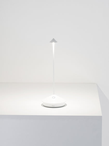 Westwing Lámpara De Mesa LED Regulable Pequeña Pina Pro Portátil