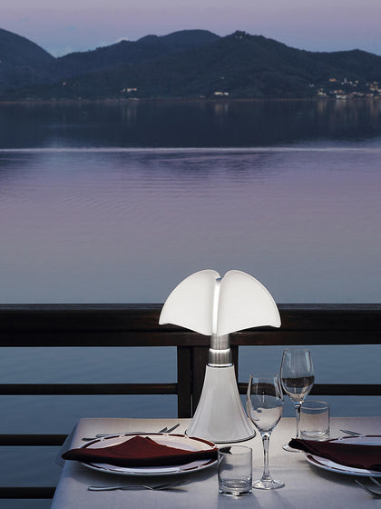 Westwing Lámpara De Mesa LED Regulable Pipistrello Portátil