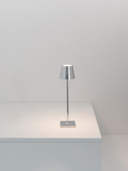 Westwing Lámpara De Mesa LED Regulable Poldina Portátil