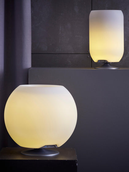 Westwing Lámpara De Mesa LED Regulable Sphere Con Altavoz Bluetooth Y Enfriador De Botellas
