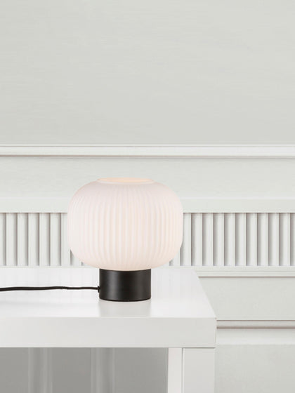 Westwing Lámpara De Mesa Pequeña De Vidrio Opalino Charles