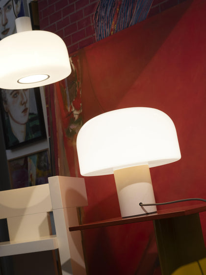 Westwing Lámpara De Mesa Regulable De Cristal Opalino Bellhop