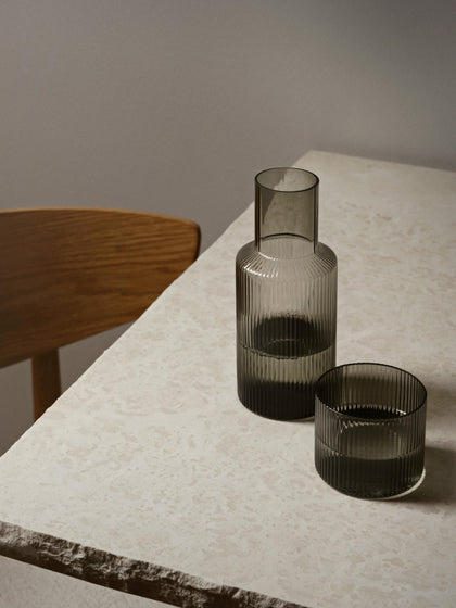 Westwing Set De Jarra De Agua Pequeña Con Vaso De Vidrio Soplado Ripple 2 Pzas