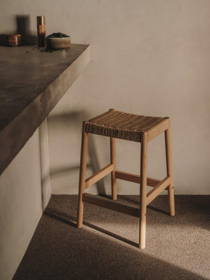 Westwing Taburete Alto De Madera De Roble Con Asiento Trenzado Yalia