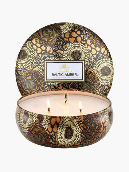 Westwing Vela perfumada artesanal de tres mechas Japonica Collection (resina de ámbar sándalo cedro y orquídea de vainilla)