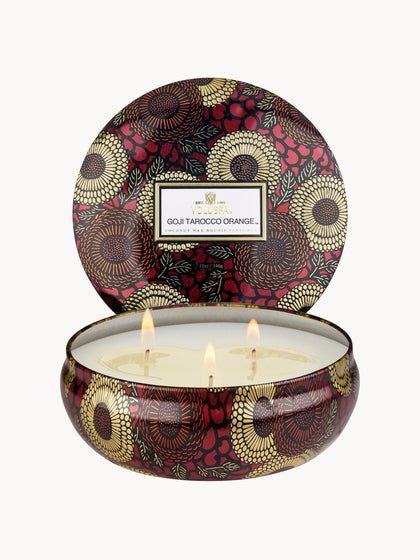 Westwing Vela Perfumada Artesanal De Tres Mechas Japonica Collection (bayas De Goji Mango Y Naranja Tarocco)