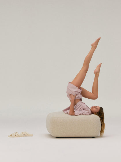 Westwing Puf Reposapiés En Tejido Bouclé Sofia